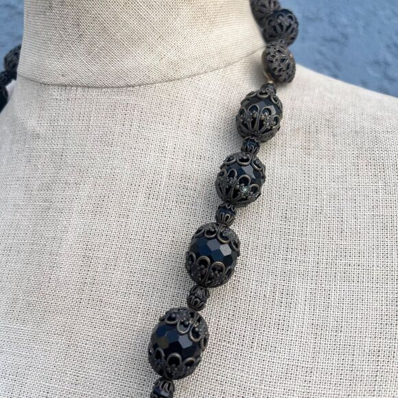 VIntage 1950s Black Beaded Statement Necklace Goth whimsygoth Antique - Picture 9 of 11